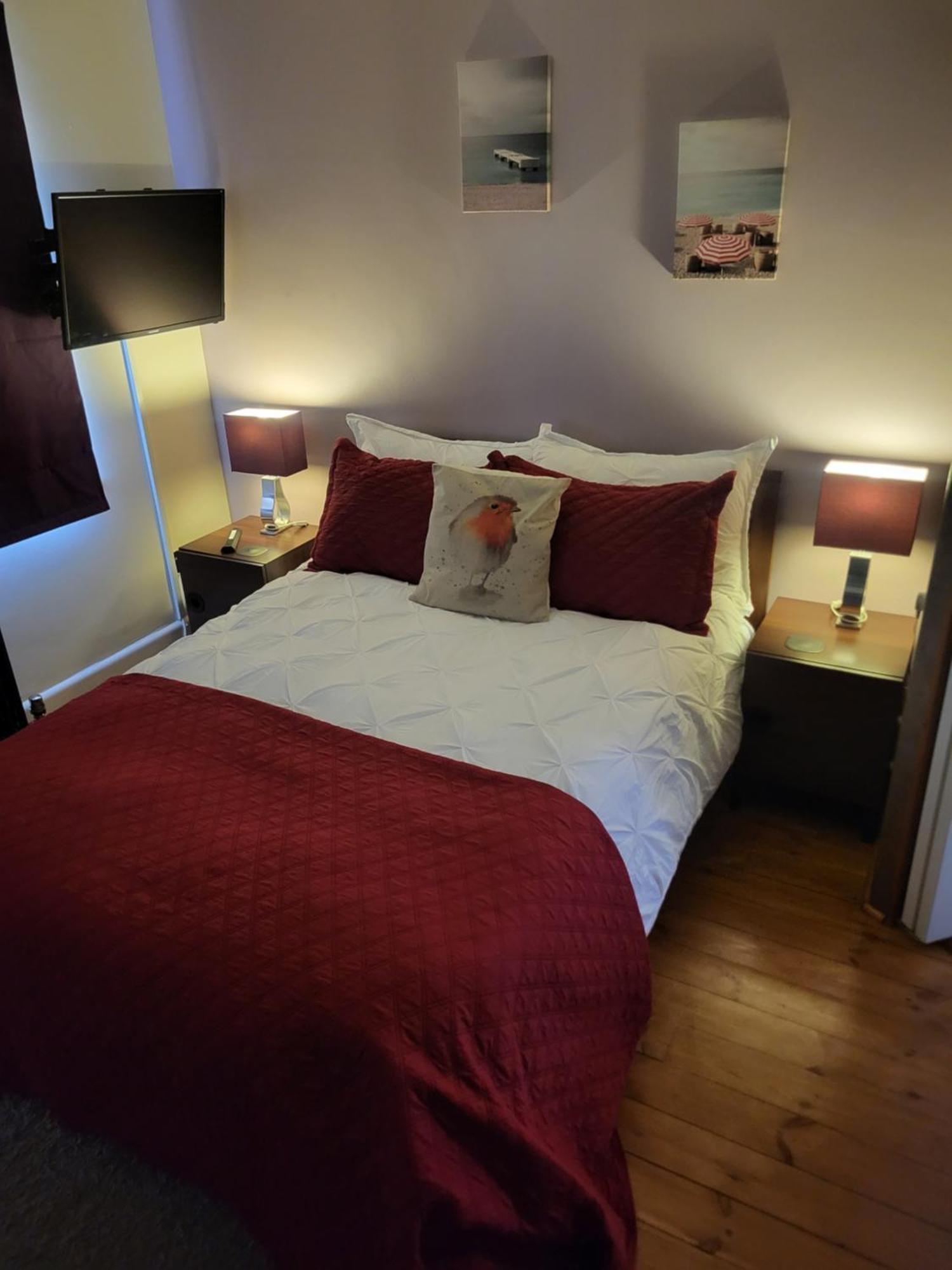 Little Robin Gate - Free Parking - Central - 10 Min Walk To Train Station Борнмут Экстерьер фото
