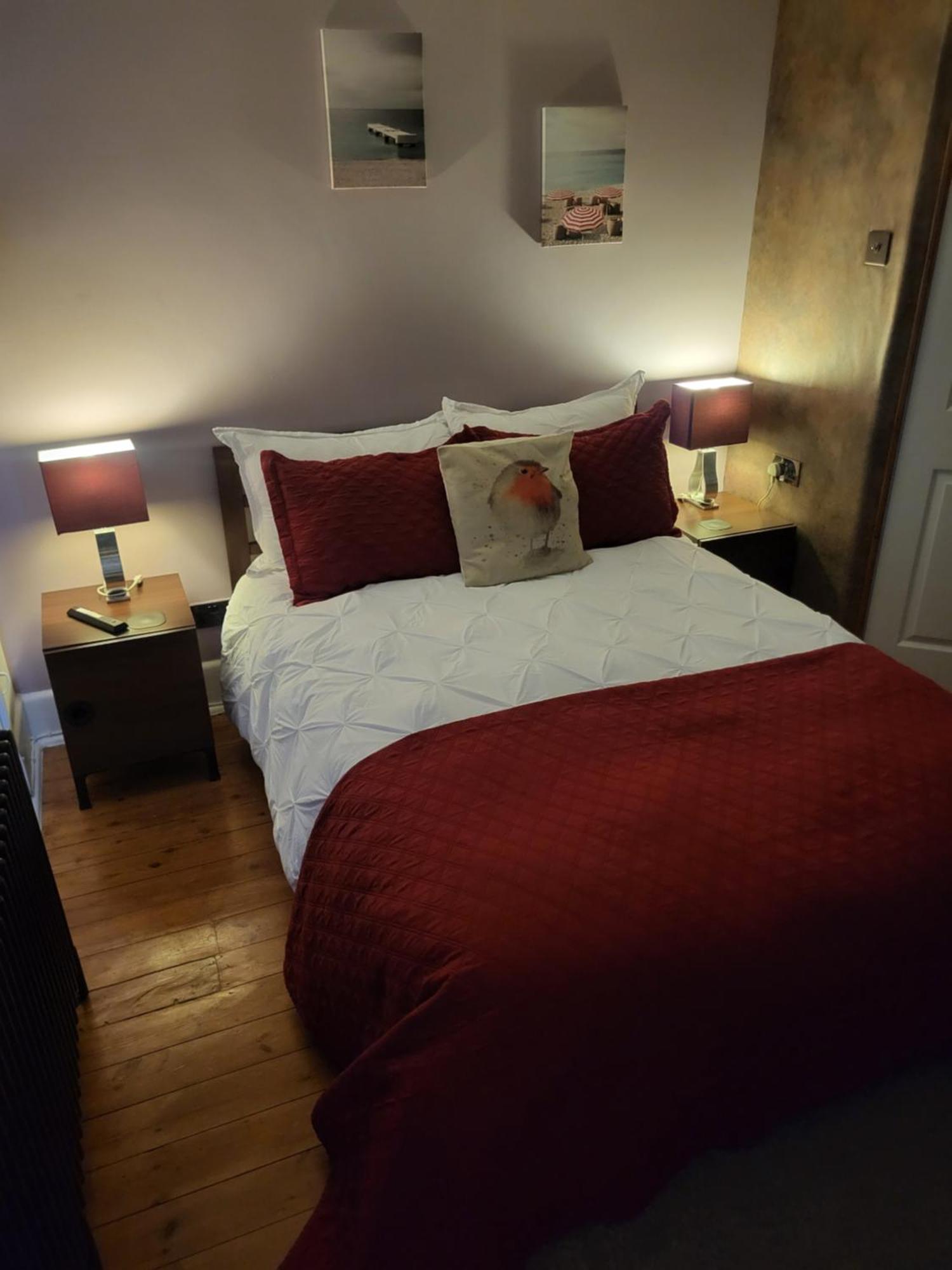 Little Robin Gate - Free Parking - Central - 10 Min Walk To Train Station Борнмут Экстерьер фото